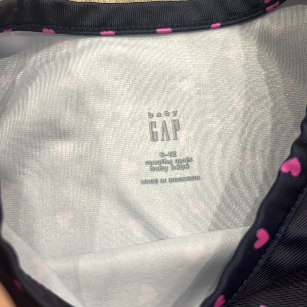 Baby Gap Rashguard - Picture 2 of 4